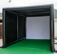 Tente de golf gonflable – intérieur de la tente avec écran blanc