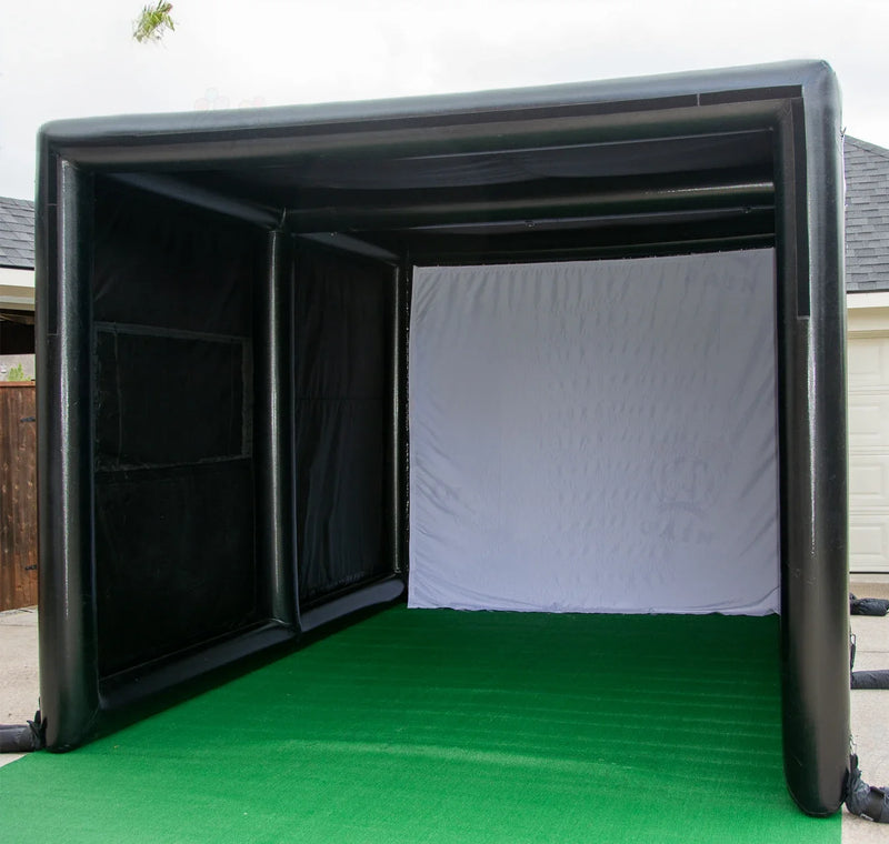 Tente de golf gonflable – intérieur de la tente avec écran blanc