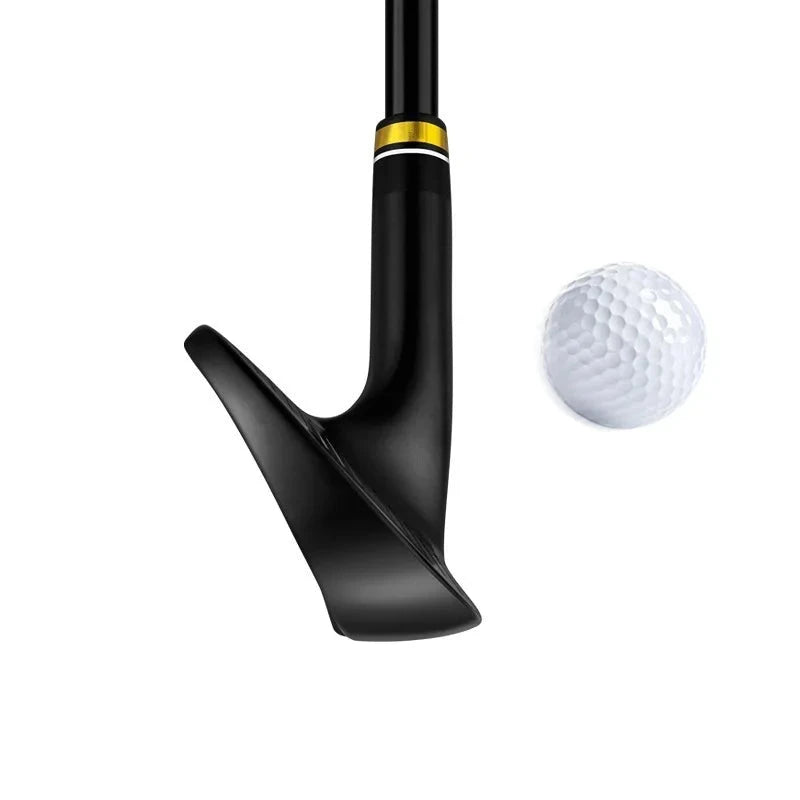 Fer 7 golf noir et or – vue de la semelle et du manche avec une balle de golf