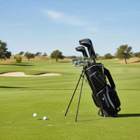 Set de golf complet droitier – sac trépied gris sur le parcours