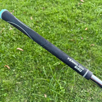 Wedge golf CNC – grip noir à embout turquoise
