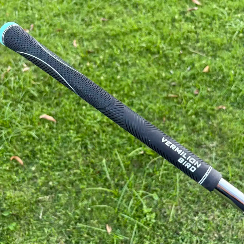 Wedge golf CNC – grip noir à embout turquoise
