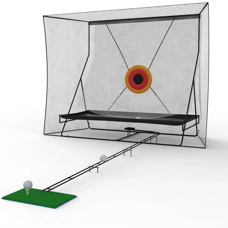 Filet de golf avec piste de retour de balle – filet, rail et tapis sur fond blanc