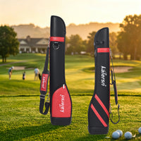 Sac de golf pencil en cuir PU – deux sacs noirs à détails rouges sur un parcours au coucher du soleil