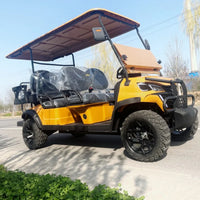 Voiturette de golf électrique multifonction jaune – vue de trois quarts avant sur la route
