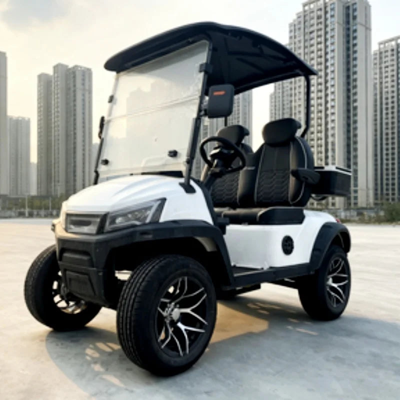 Voiturette de golf électrique – vue avant trois quarts, sièges à accoudoirs