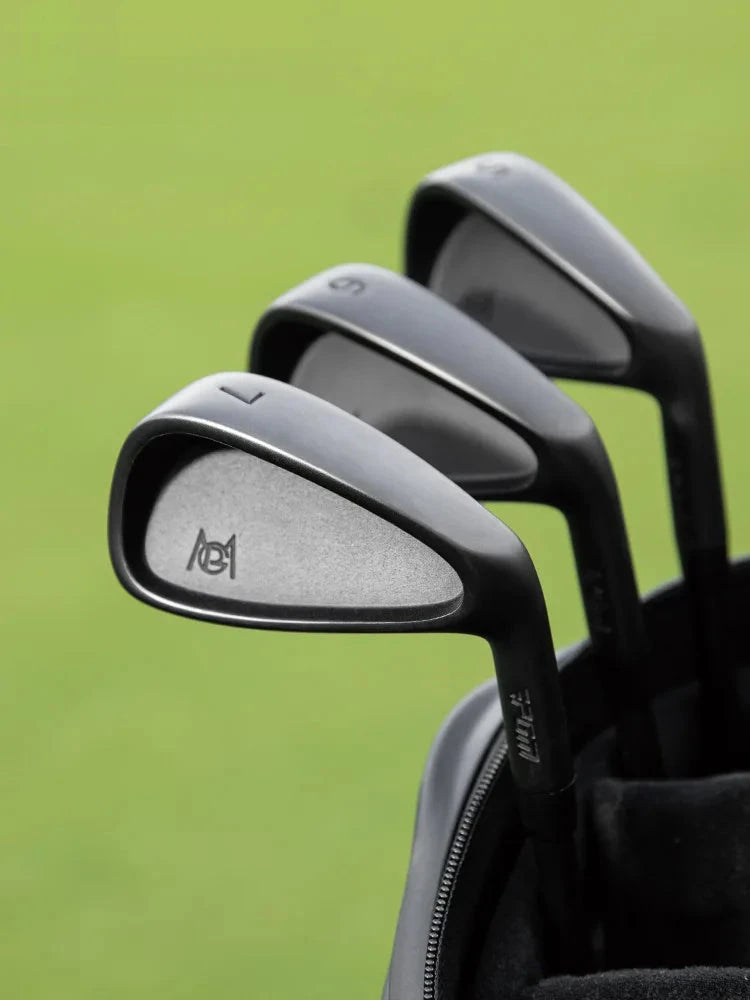 Fer 7 golf noir – fers de la série dans un sac de golf