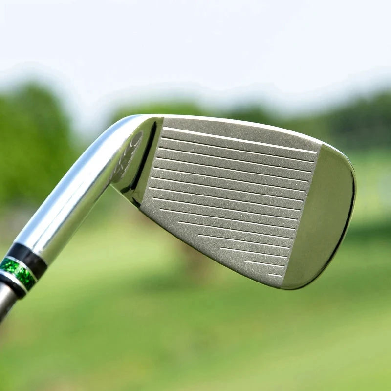 Fer 7 golf junior – rainures de la face et bague verte du manche