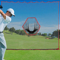 Filet de golf à suspendre – cible centrale en gros plan avec golfeur