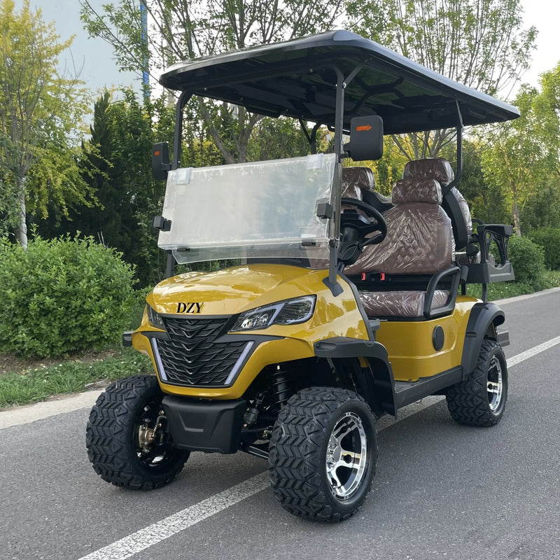 Voiturette de golf électrique dorée de luxe – vue de trois quarts avant