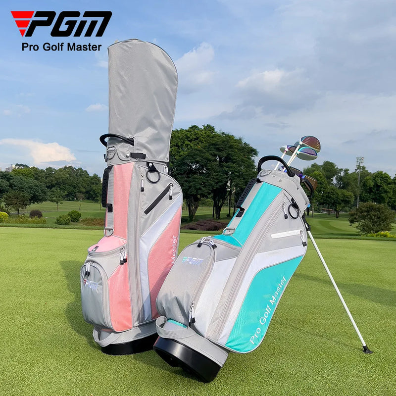 Sac de golf trépied femme ultraléger – deux sacs gris et rose et gris et turquoise sur le parcours