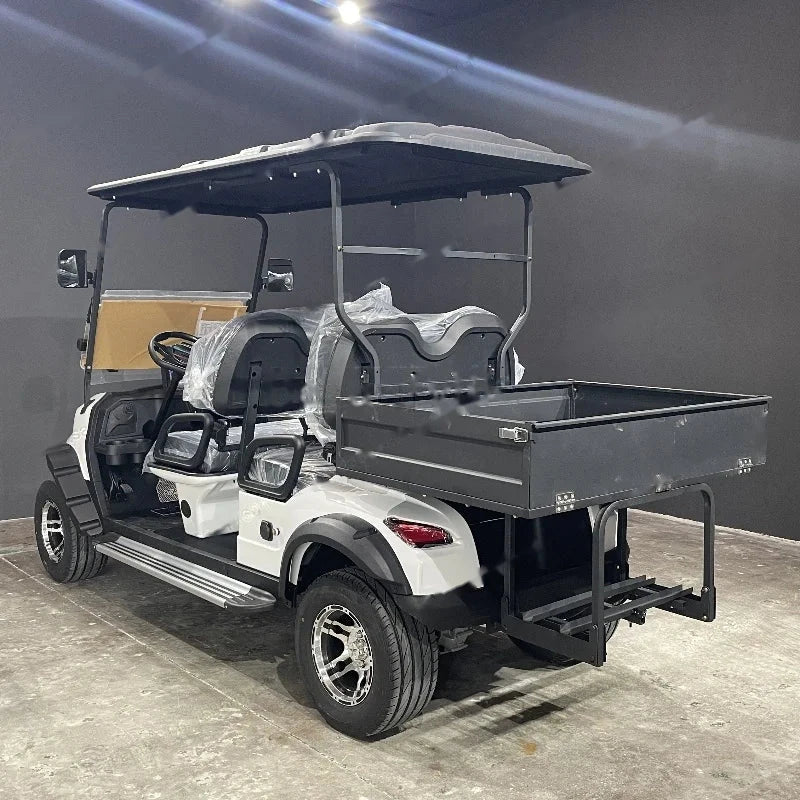 Voiturette de golf tout-terrain – vue arrière de trois quarts, caisse de chargement arrière