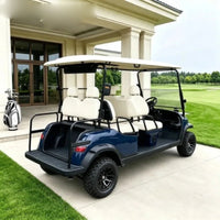 Voiturette de golf utilitaire tout-terrain – version bleu marine à sièges blancs, vue arrière sous un auvent