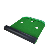 Tapis de putting 300 x 100 cm – tapis partiellement enroulé avec ses trois trous