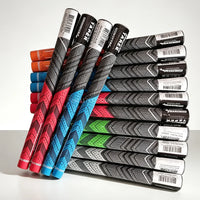 Grips de golf multi-composants – piles de grips rouges, bleus, verts et gris emballés
