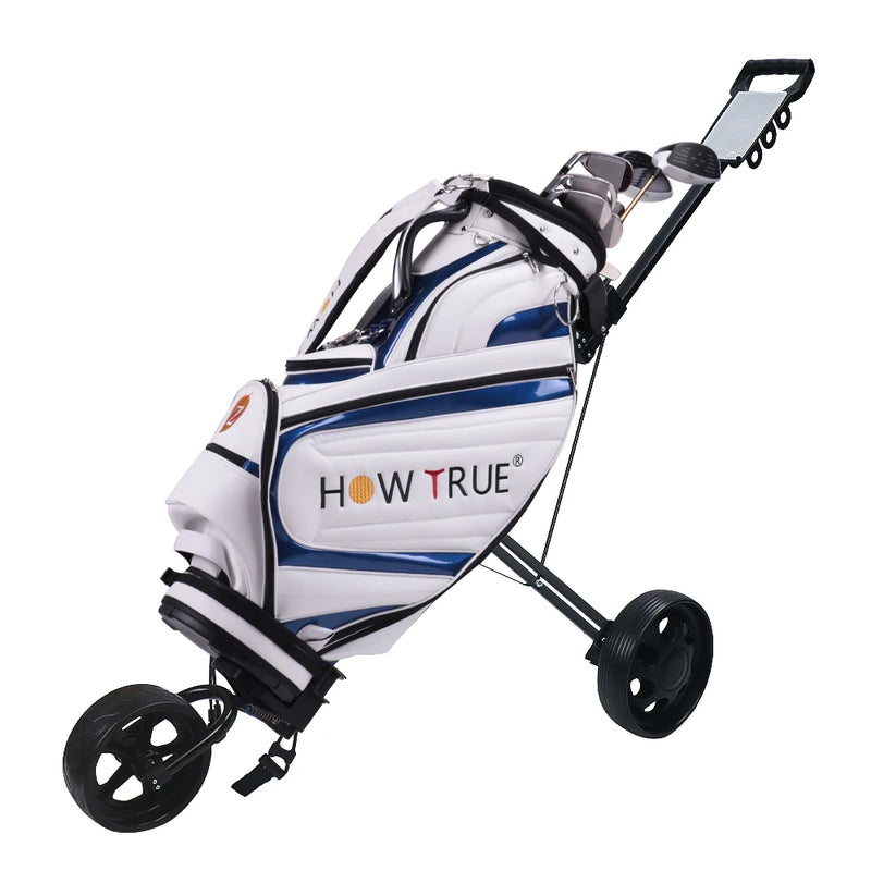 Chariot de golf manuel pliable 3 roues noir – chariot chargé d'un sac de golf bleu et blanc sur fond blanc