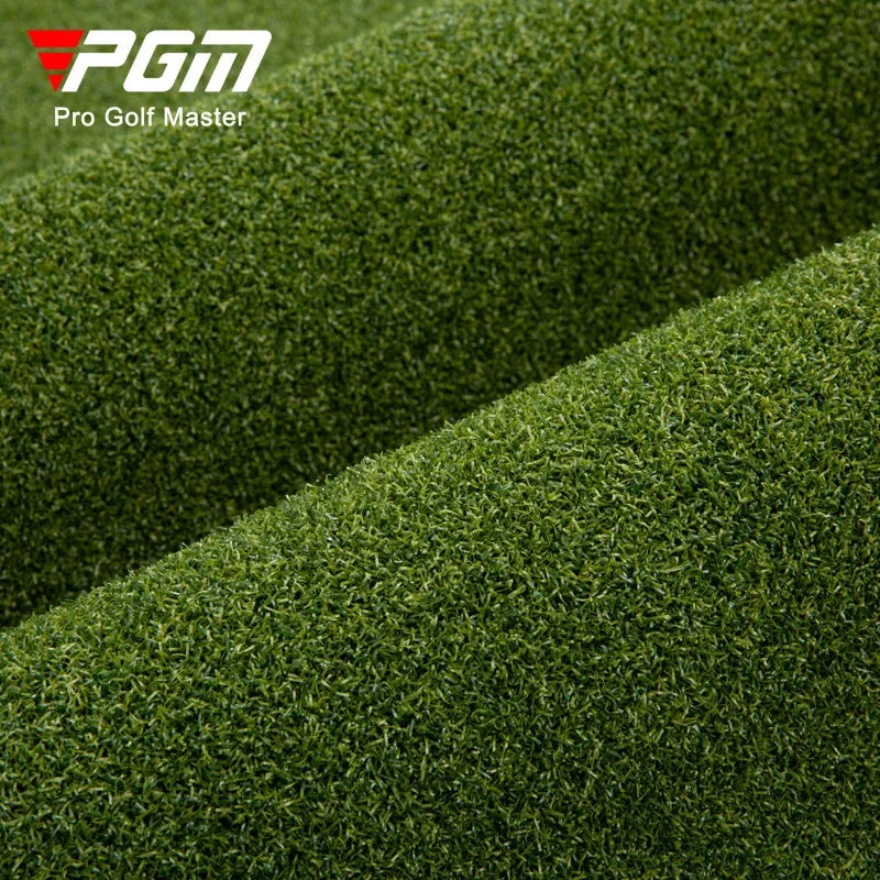 Tapis de practice golf – détail des fils de gazon synthétique