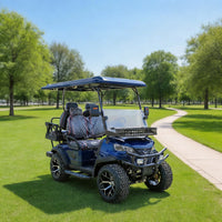 Voiturette de golf électrique 4 places compacte – carrosserie bleu marine dans une allée de garage