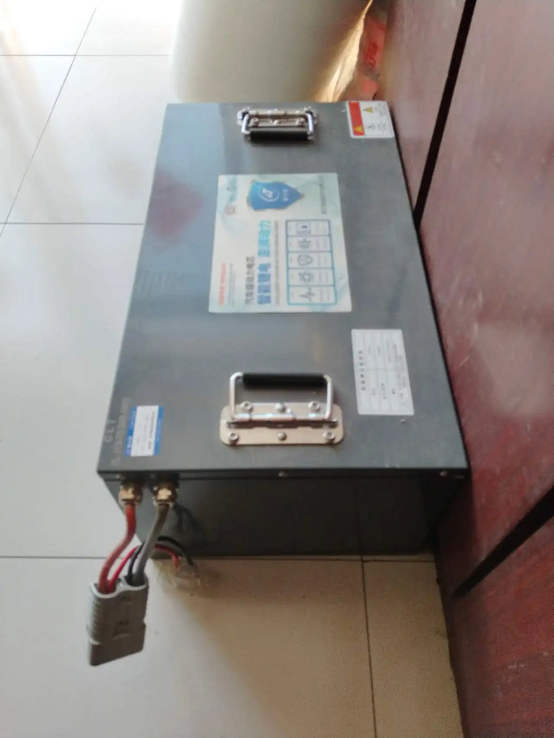 Batterie seule – bloc à boîtier métallique avec poignées et connecteur