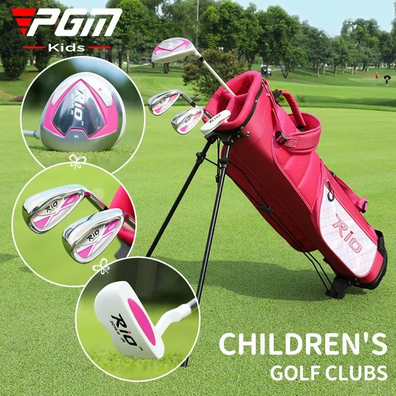 Set de golf enfant 4 clubs – set rose avec sac trépied sur un parcours
