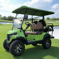 Buggy de golf électrique tout-terrain 2, 4 ou 6 places – vue avant en trois quarts avec pare-brise et sièges marron