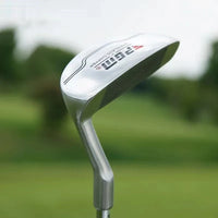 Chipper golf acier inoxydable – tête argentée en situation sur le parcours