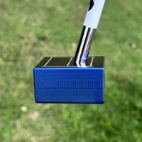 Putter maillet cubique – face quadrillée et manche en acier vus de face