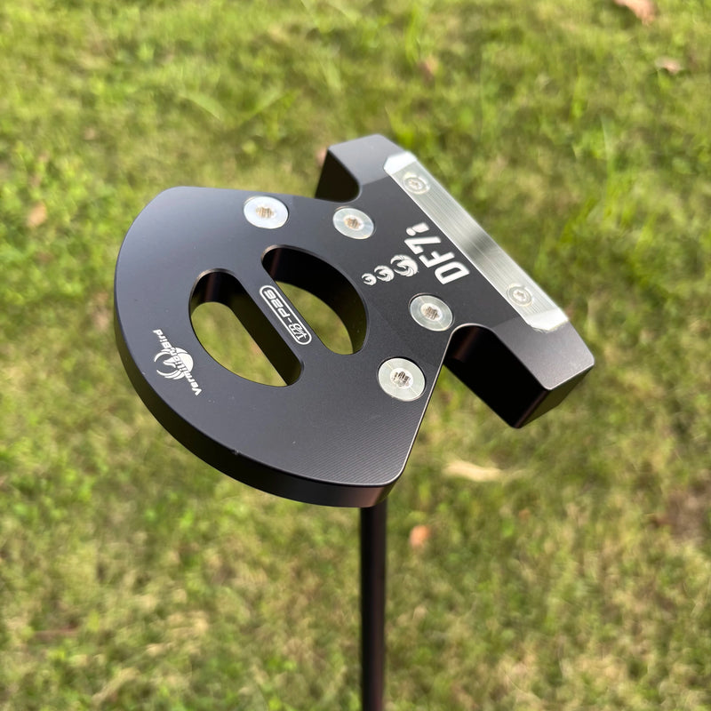 Putter maillet aluminium – tête noire vue de dessus avec le large évidement central