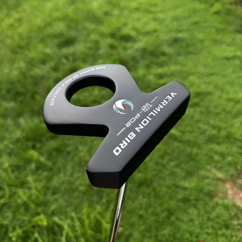 Putter maillet noir à trou central – tête vue de dessus en trois quarts