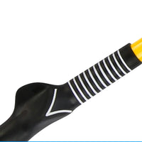 Bâton d'entraînement au swing golf – grip moulé du bas du bâton en gros plan