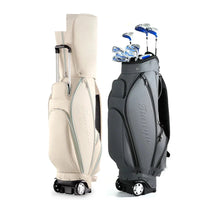 Sac de golf à roulettes étanche – sacs beige et gris avec un jeu de clubs