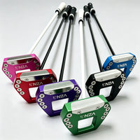 Putter maillet à tête évidée – six putters aux têtes colorées posés côte à côte