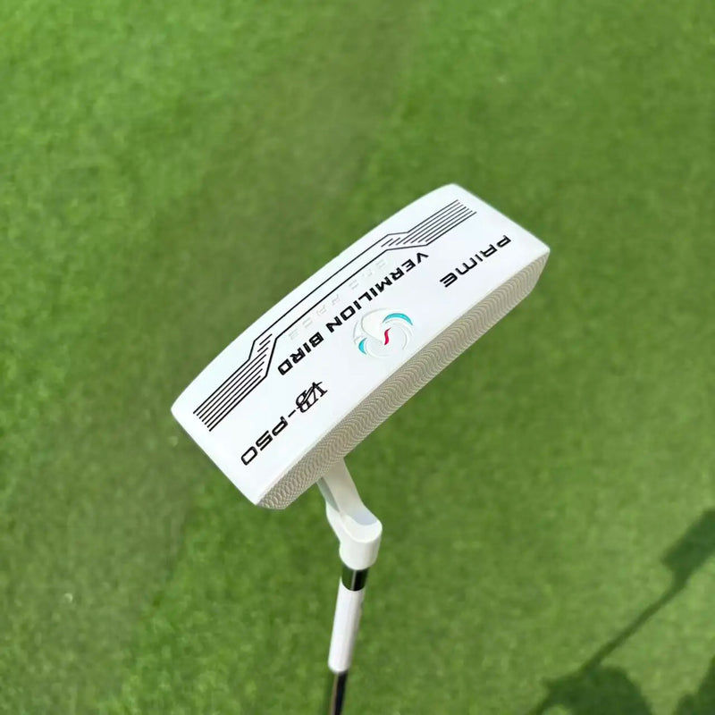 Putter lame blanc quadrillé – tête vue en perspective sur le green, modèle 34 pouces