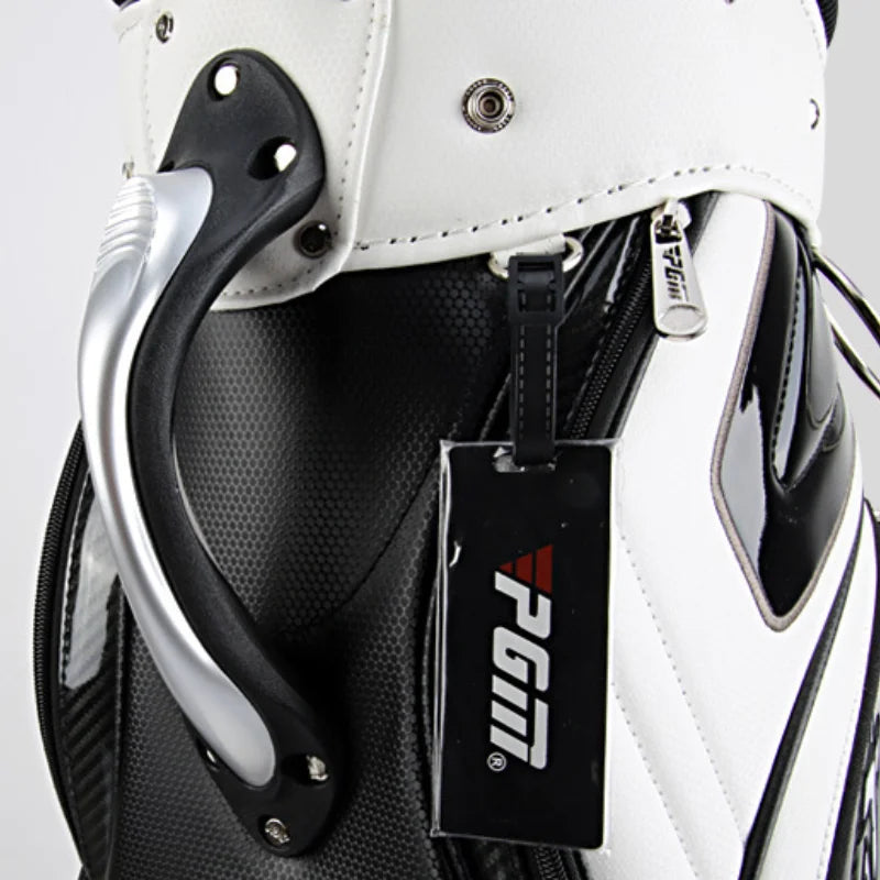 Sac de golf tour en cuir PU étanche – détail de la poignée métallique et de l'étiquette à bagage du sac