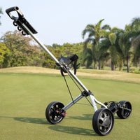Chariot de golf pliable aluminium – chariot déployé vu de côté sur le parcours