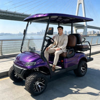 Voiturette de golf électrique – vue de trois quarts avant, conducteur au volant