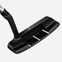 Set de golf complet droitier – tête de putter en gros plan