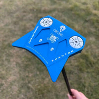 Putter maillet en aluminium – version bleue tenue en main