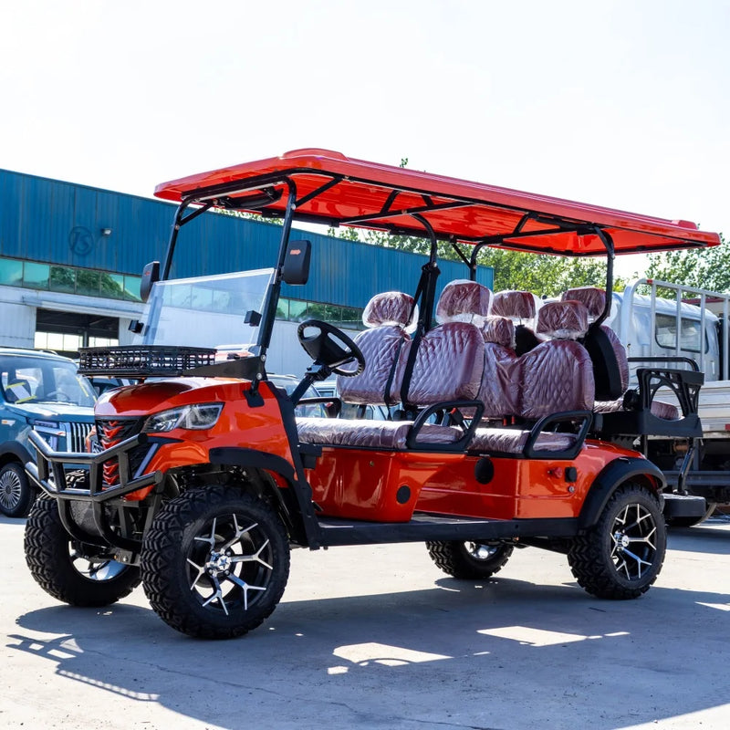 Voiturette de golf électrique 4 places orange – vue latérale avec sièges matelassés bordeaux