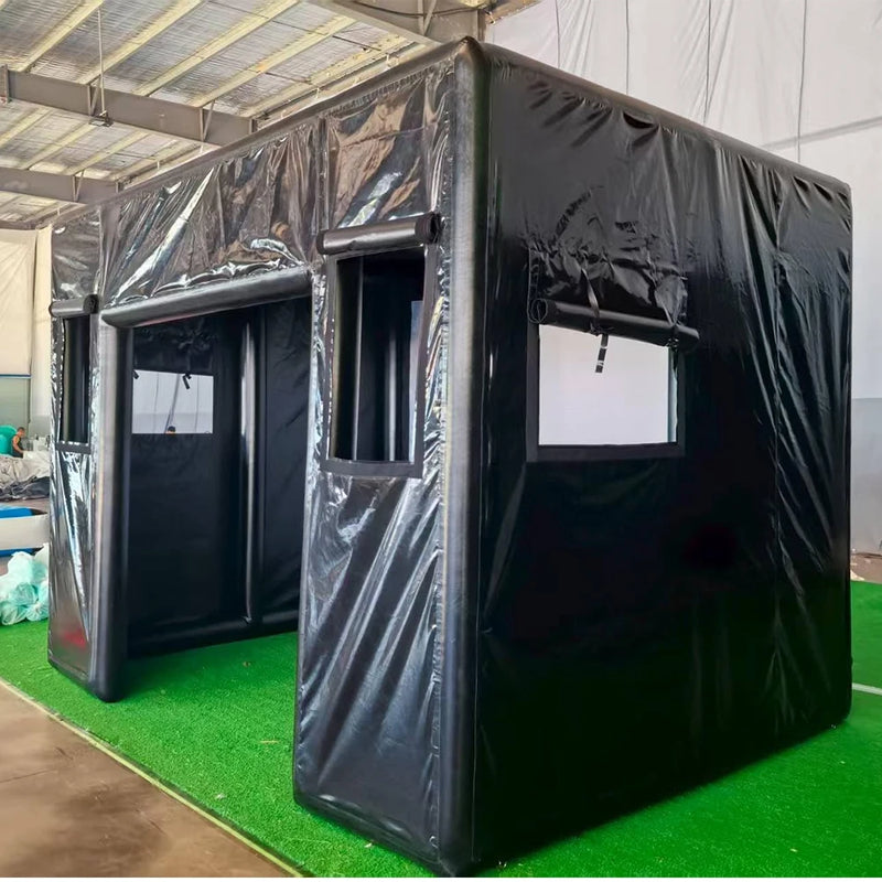 Cage de golf gonflable – vue trois quarts avec fenêtres latérales et entrée