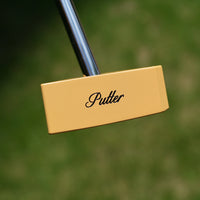 Putter maillet part de pizza – tranche de la tête avec son inscription cursive