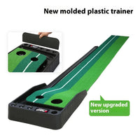 Tapis de putting d'intérieur – base noire à deux trous et déflecteur en gros plan