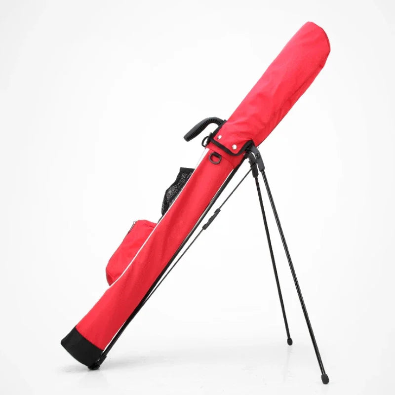 Sac de golf pencil ultraléger – coloris rouge sur ses pieds