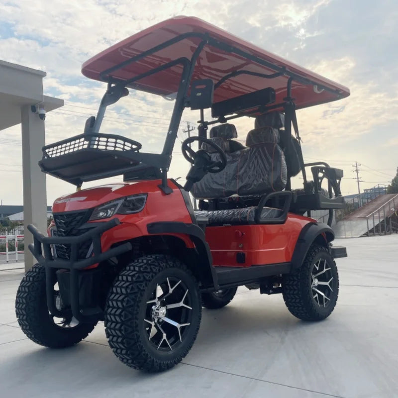 Voiturette de golf électrique tout-terrain – vue de trois quarts avant avec panier de capot