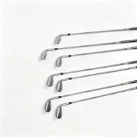 Wedge de golf haute rotation – plusieurs wedges alignés sur fond blanc