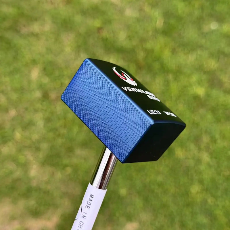 Putter maillet cubique – tête bleue vue de côté avec sa face quadrillée