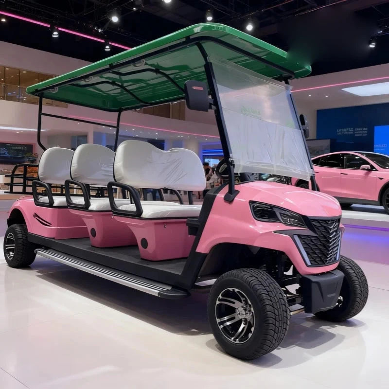 Voiturette de golf 6 places – vue de trois quarts avant, toit vert et sièges blancs