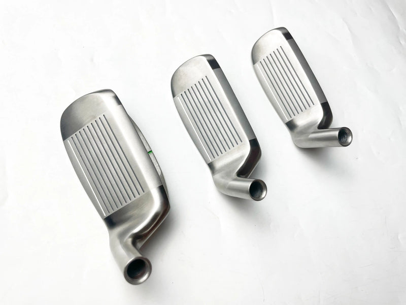Tête de chipper de golf inoxydable – faces rainurées des trois lofts vues de dessus