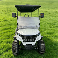 Voiturette de golf électrique blanche à calandre ajourée – vue de face avec pare-brise rabattu