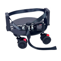 Base à roulettes pour sac de golf – vue du plateau noir, de la sangle à cliquet et des roulettes sur fond blanc
